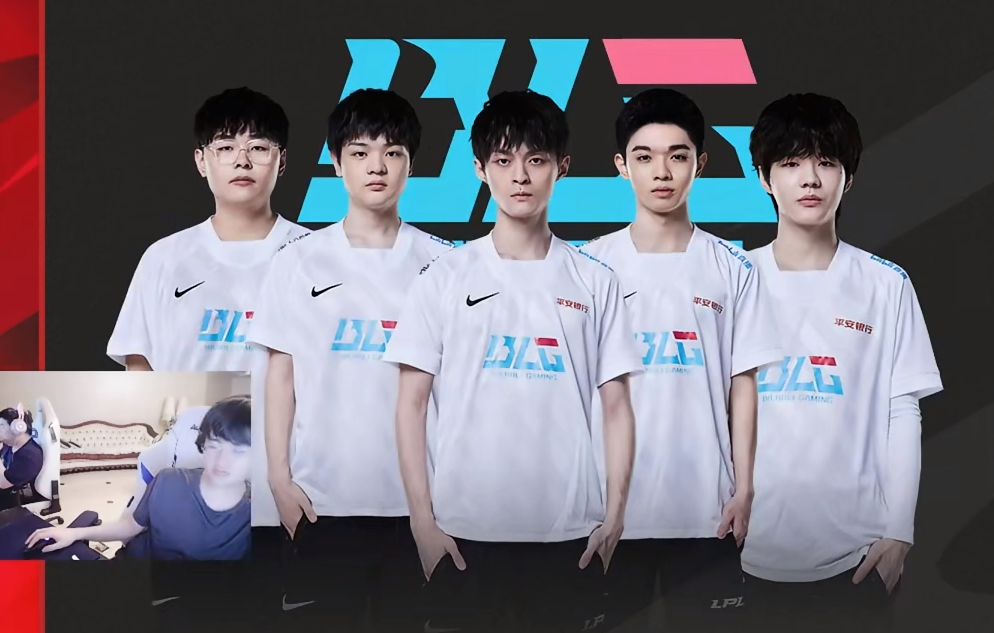 更衣室对话 更衣室对话